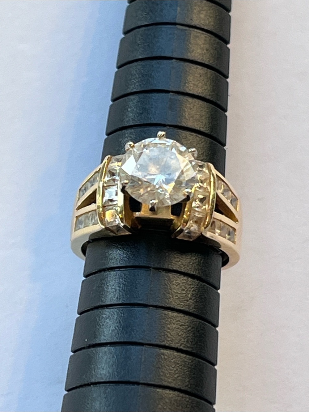 Beautiful 14K Gold CZ Ring - Picture 12 of 14